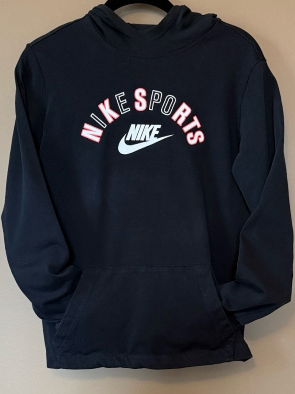 Nike Sports Black Hooded Shirt White Red Boys XL Athletic Streetwear Sports